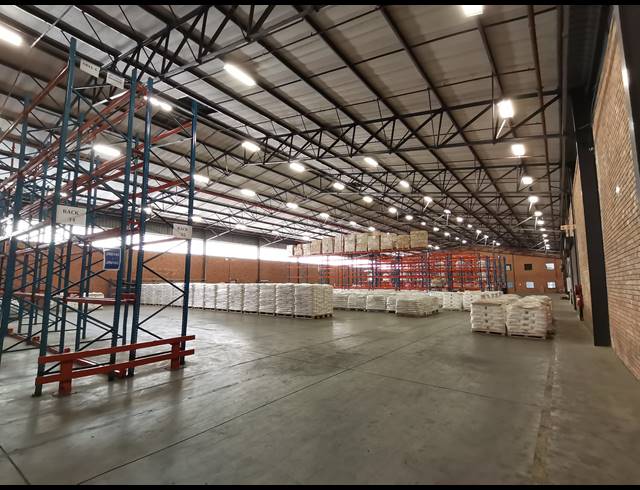 5,862M² WAREHOUSE FOR SALE IN POMONA